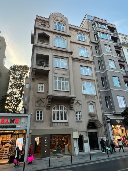 Güneş Apartmanı
